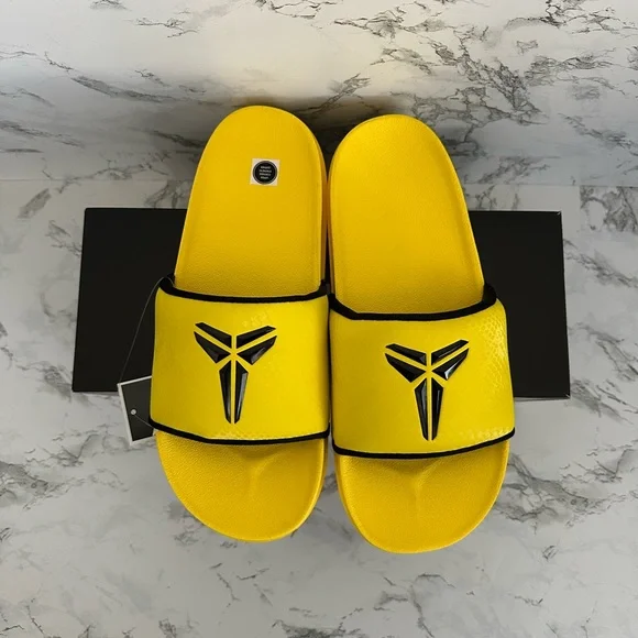 Nike Kobe Offcourt Slide Sandals Lightning Bruce Lee Mamba IF2870 Men’s Sizes - Picture 1 of 8
